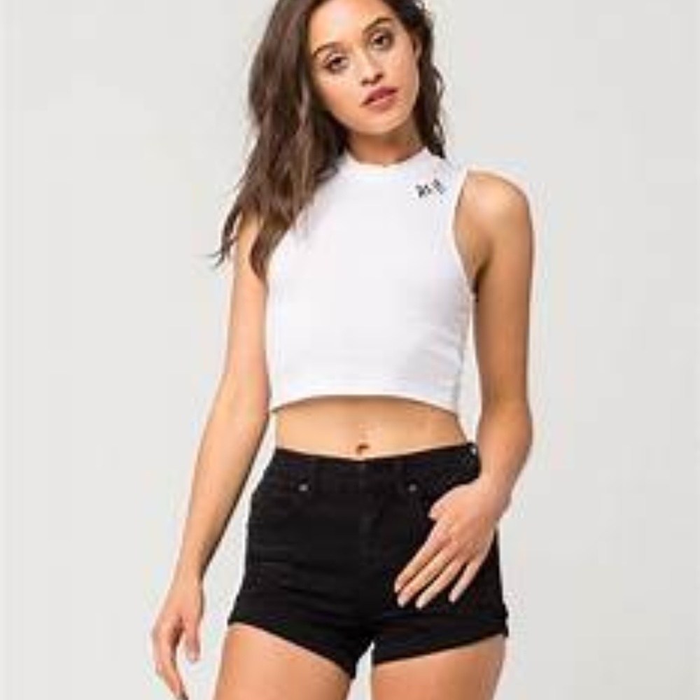 Vanilla Star Mid Rise 9 Short Black Shorts Y27